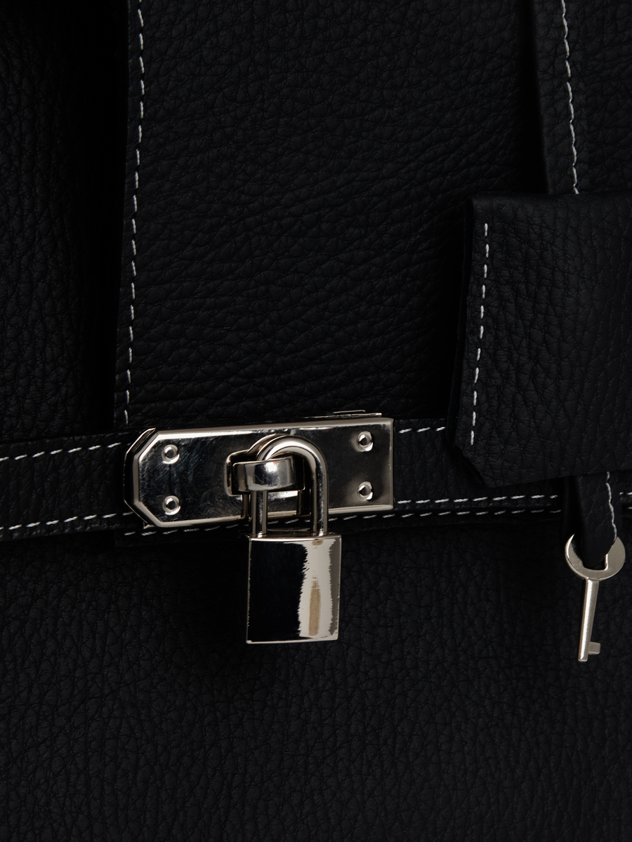 Ache Gia in Black — handmade leather top-handle bag